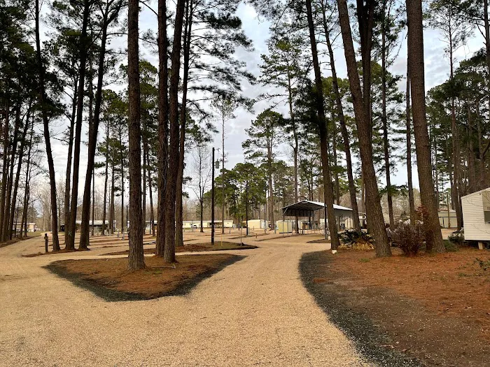 Mid Lake Campground and Market Picture 4