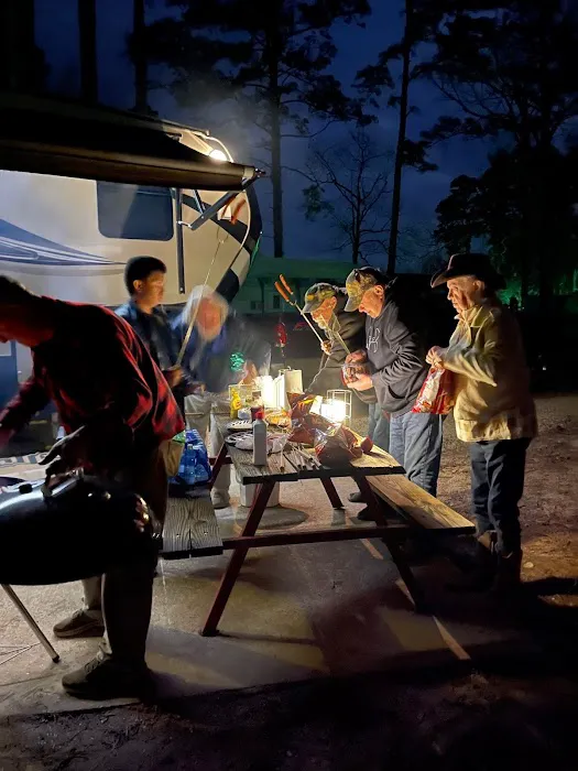 Mid Lake Campground and Market Picture 8