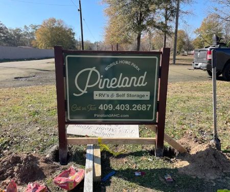 Pineland Mobile Home and RV Park