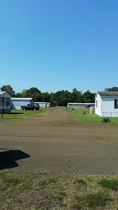 Pineland Mobile Home and RV Park Picture 7