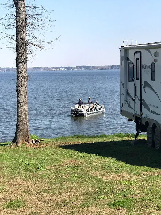 Best Park RV Park and Marina Picture 8