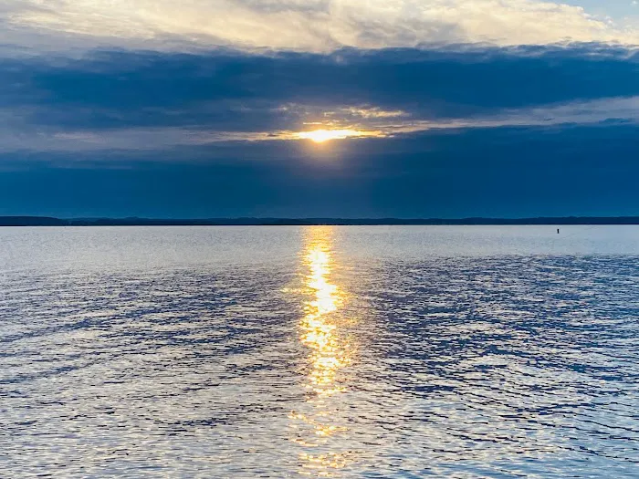 Captain's Fishing Resort Picture 3