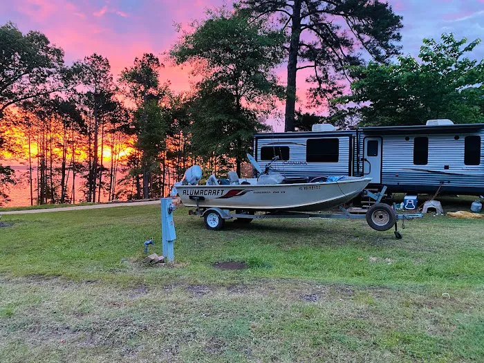 Captain's Fishing Resort Picture 1