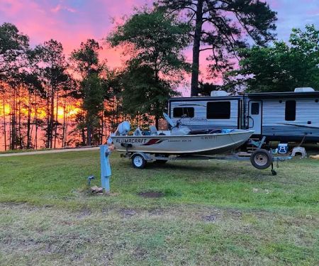 Captain's Fishing Resort