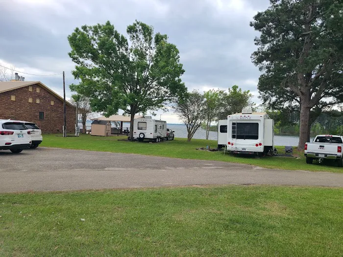 Farmer's Cove RV Park Picture 2