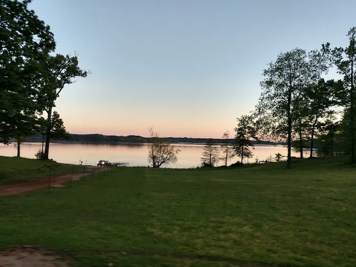 Holly Point Trailer Park Picture 3