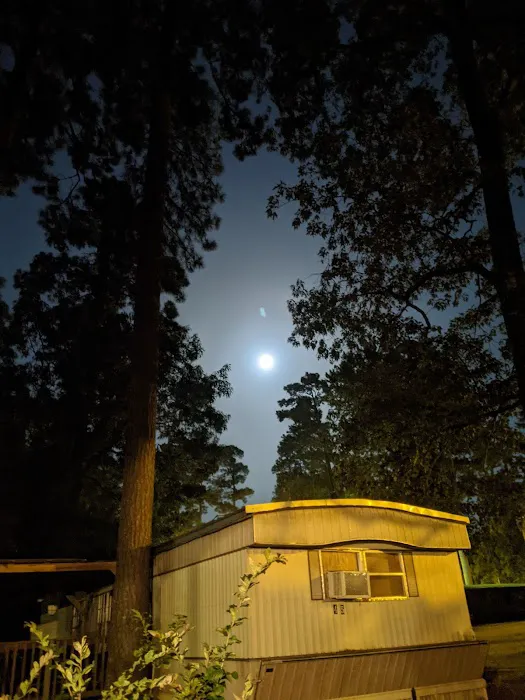 Holly Point Trailer Park Picture 4