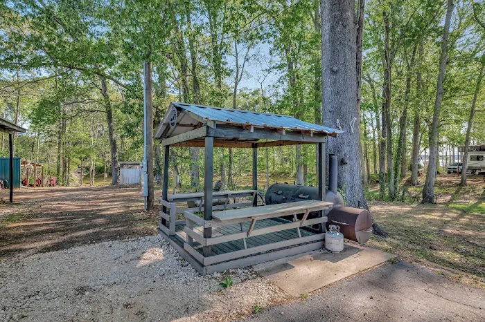 Kervins RV Park Picture 3