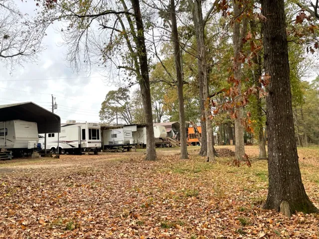 Kervins RV Park Picture 5