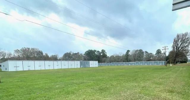 Kervins RV Park Picture 10