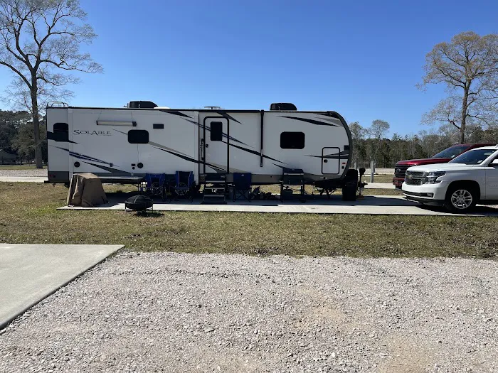 Auntie M's RV Park Picture 8