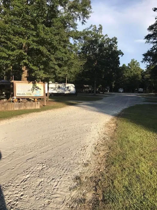 Bullfrogs & Butterflies RV Park Picture 1
