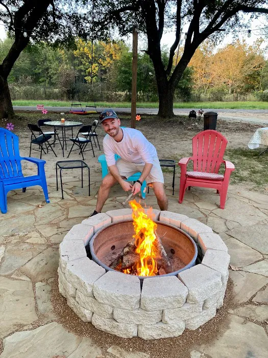 Nestled Pines RV Park Picture 9