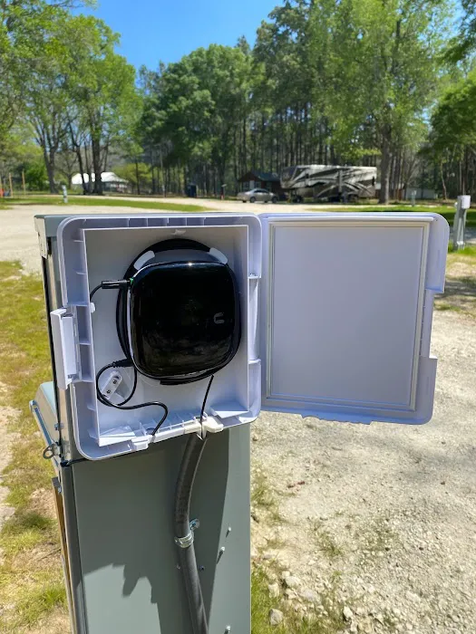 Nestled Pines RV Park Picture 10