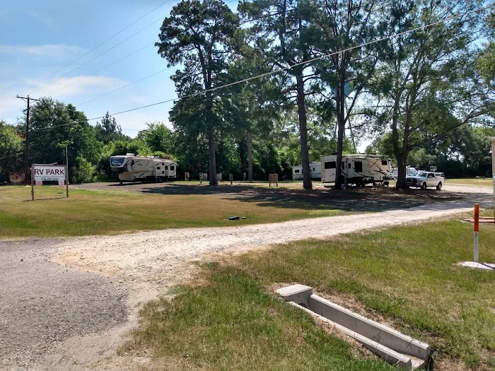 Bass Warriors Lodge & R. V. Picture 4