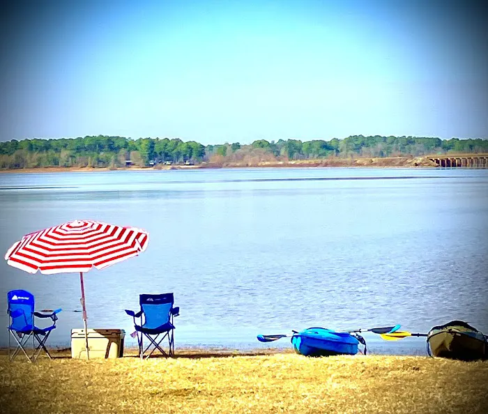 Three Pines Lakeside Picture 4