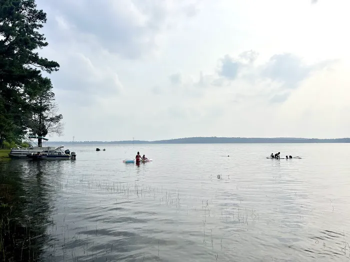 Three Pines Lakeside Picture 5