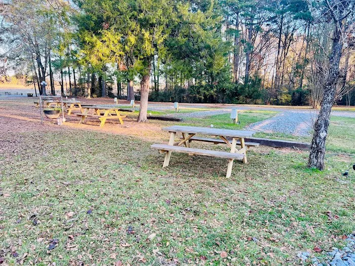 Three Pines Lakeside Picture 2