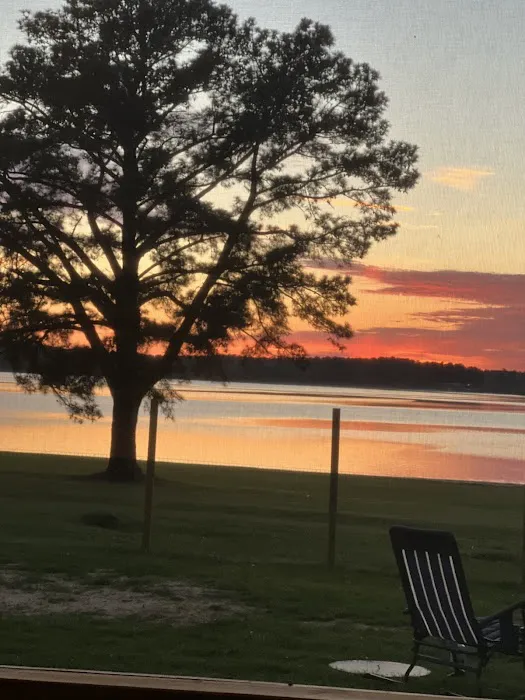 Three Pines Lakeside Picture 10