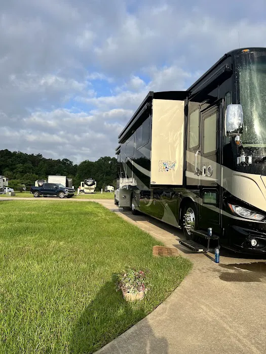 Center RV Park Picture 4