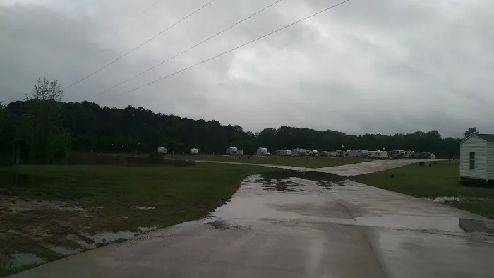 Center RV Park Picture 5