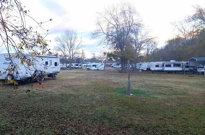 Midway RV Park & Marina Picture 3