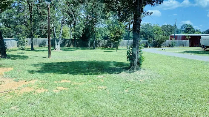 Red Barn RV Park Picture 5