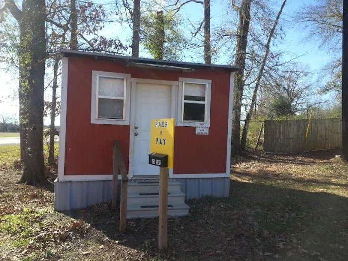 Red Barn RV Park Picture 9