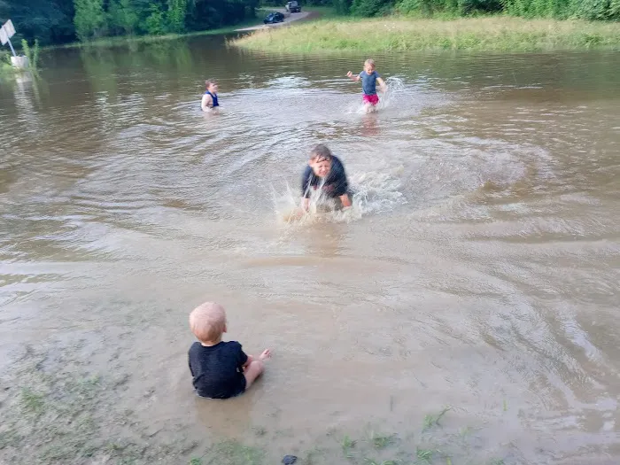 Billy Bob RV Picture 4