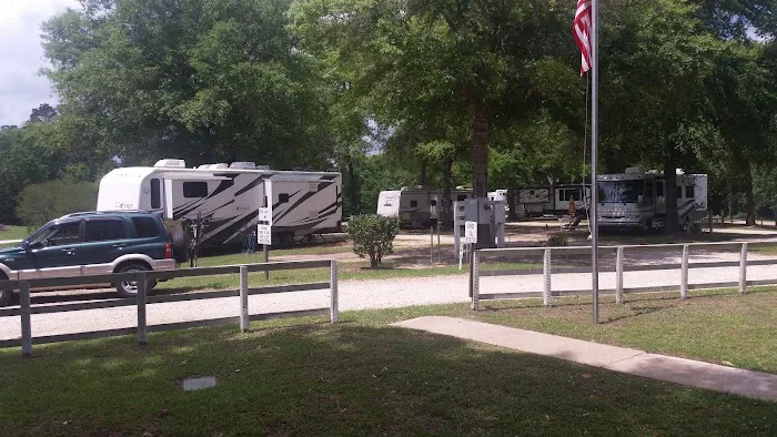 Paradise in Woodville RV Park Picture 3