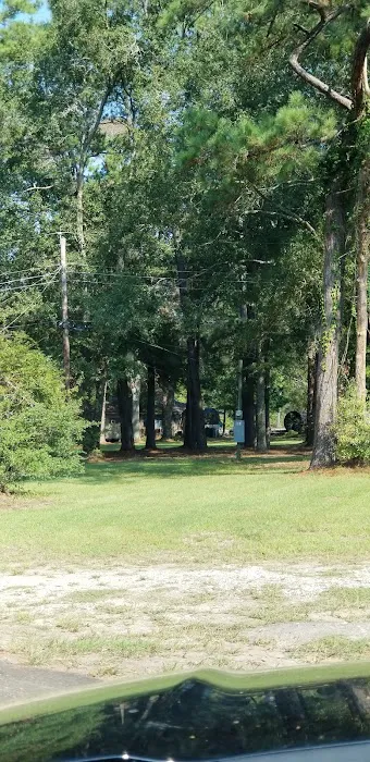 Pine Oaks RV Park Picture 9