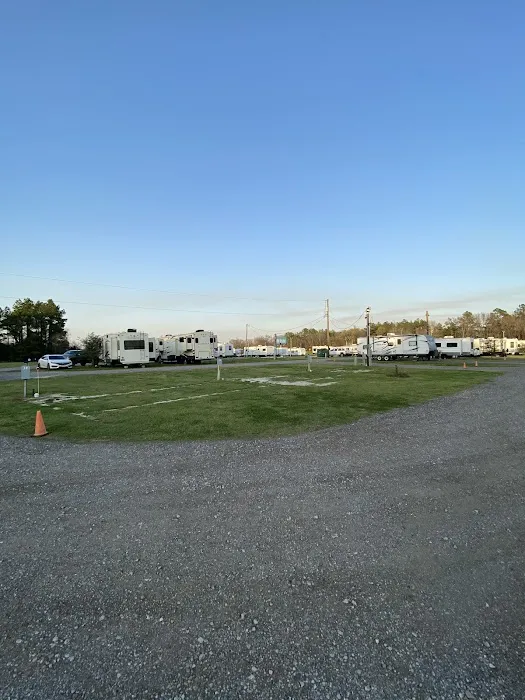 Western Pines RV Park Picture 5