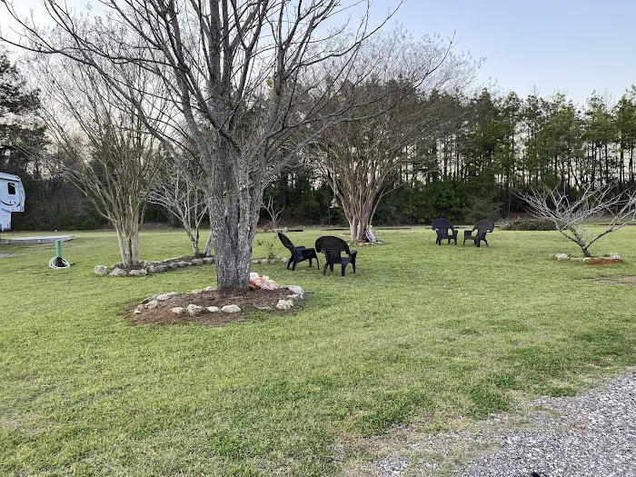 Western Pines RV Park Picture 9