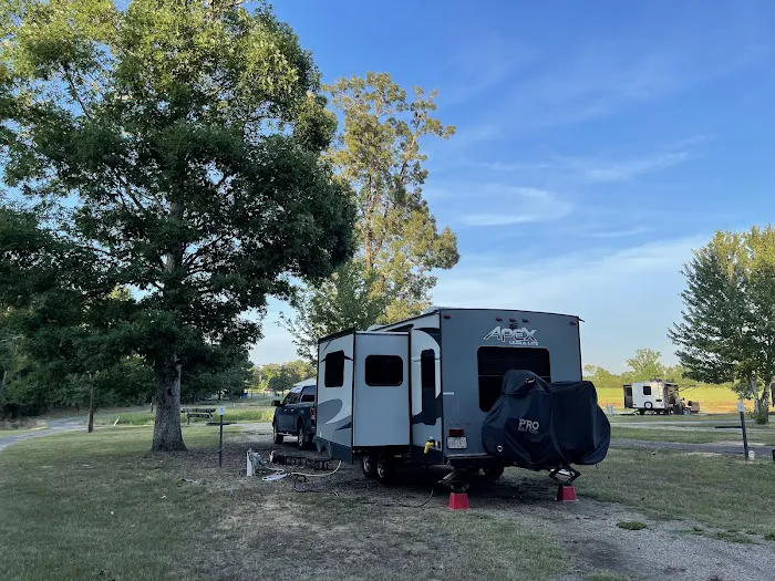 Circle M RV Park Picture 2