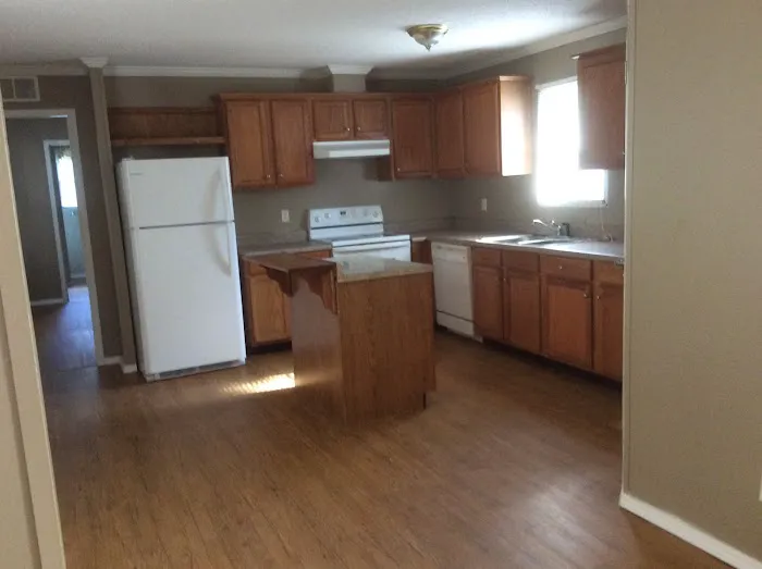 Huntington Mobile Home Park Picture 9