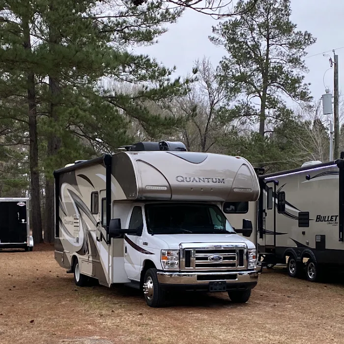 Farmers Branch RV Park Picture 4