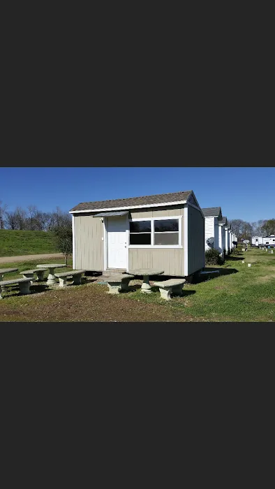 Pake's RV Hookups & Monthly Cabin Rentals Picture 3