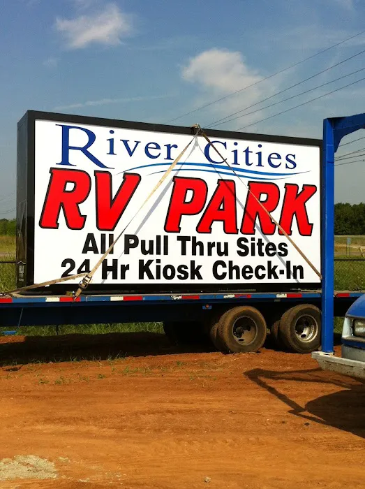 River Cities RV Park Picture 9