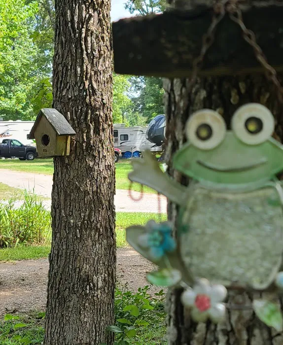 Family and Friends RV Park Picture 9