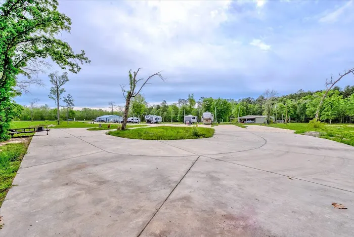 Lazy D&D RV Park Picture 9
