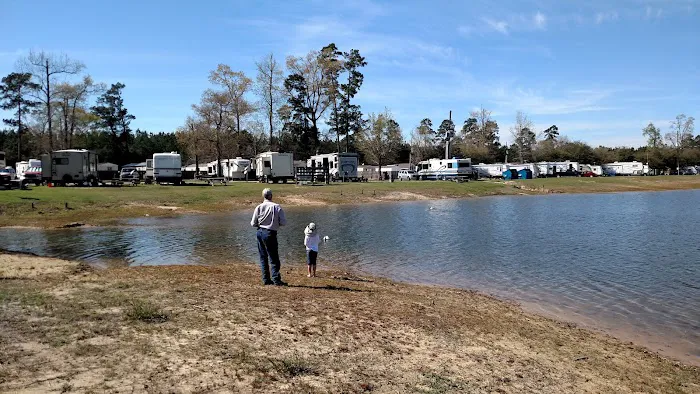 Thompson Lake RV Resort Picture 5