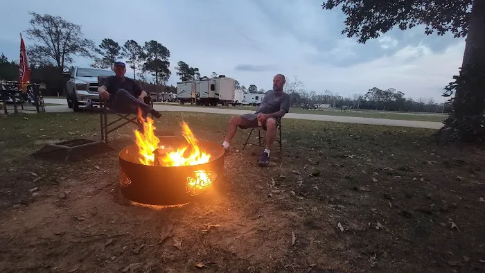 Thompson Lake RV Resort Picture 4