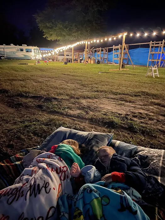 Silsbee RV Village Picture 10