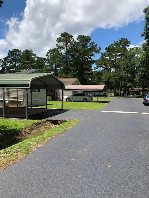 Sugar Pines RV & Mobile Home Park Picture 6