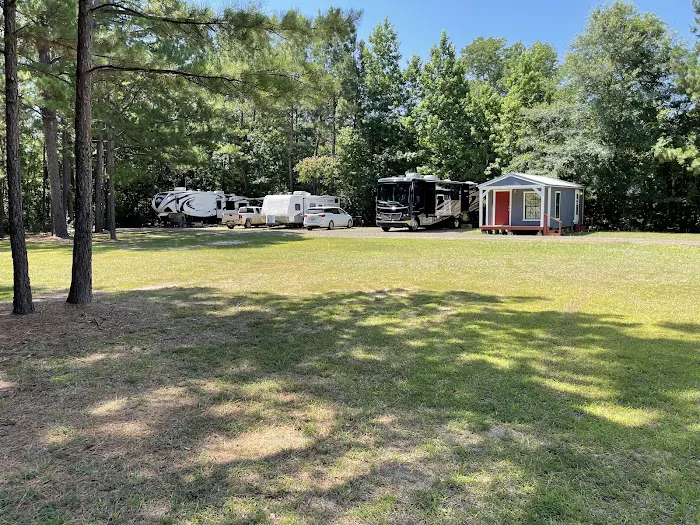 L & L RV Park Picture 2