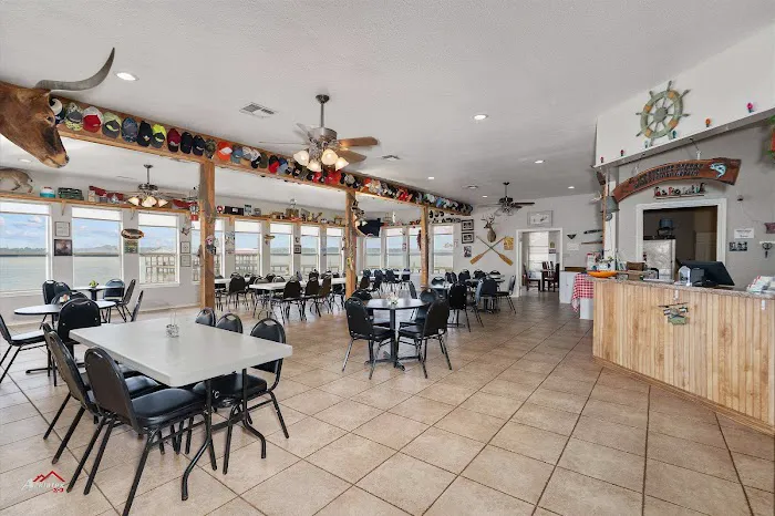 Lake Striker RV Park Restaurant and Marina Picture 5