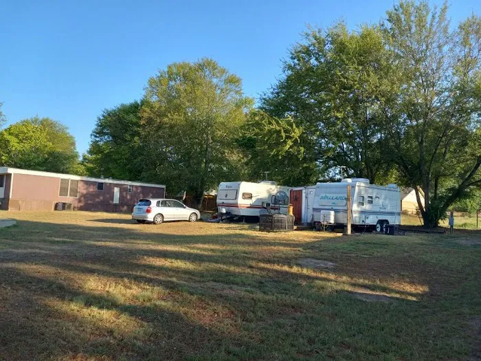 Settled Roots RV Park Picture 9