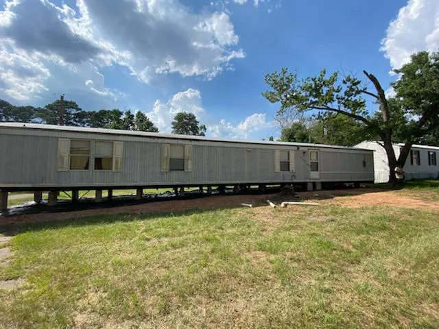 Whispering Pines Mobile Home Park Picture 2