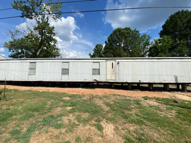 Whispering Pines Mobile Home Park Picture 6