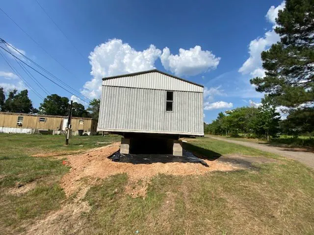 Whispering Pines Mobile Home Park Picture 4